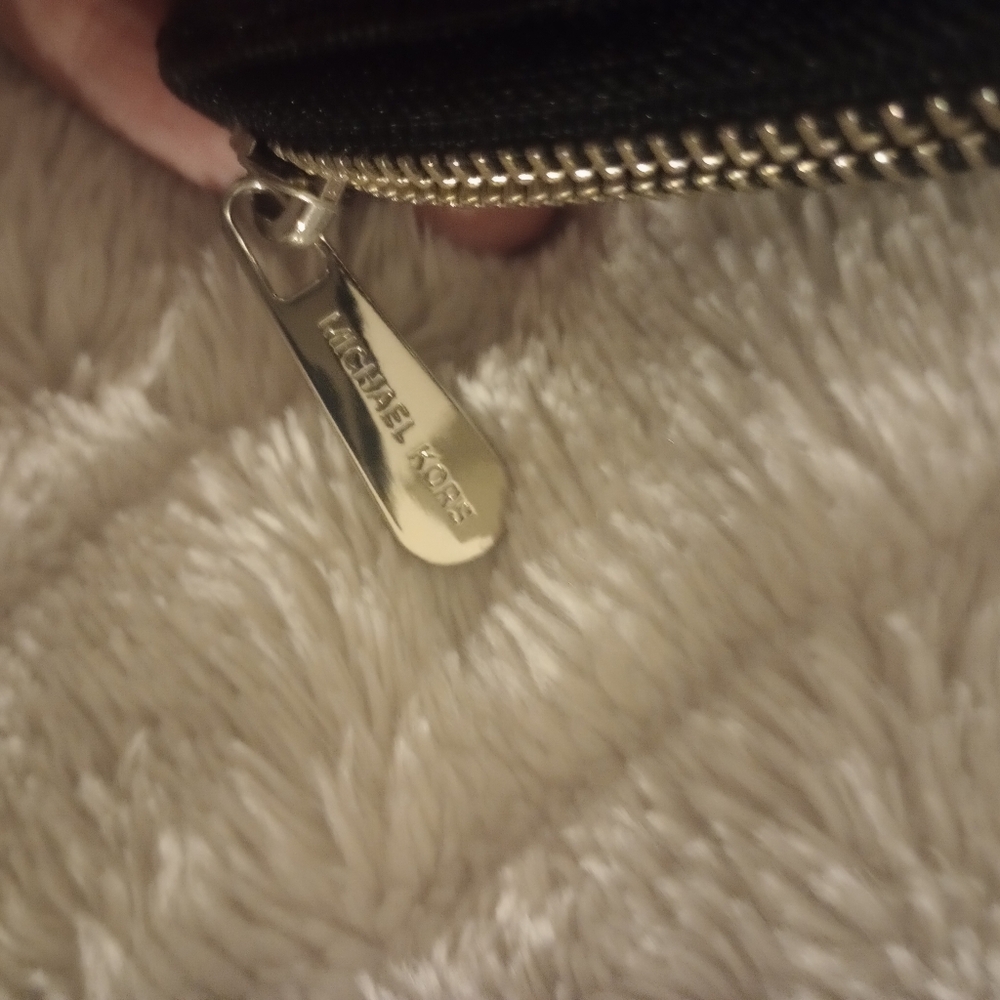 Michael Kors Black Jet Set- Wallet And Tote - Picture 12 of 12
